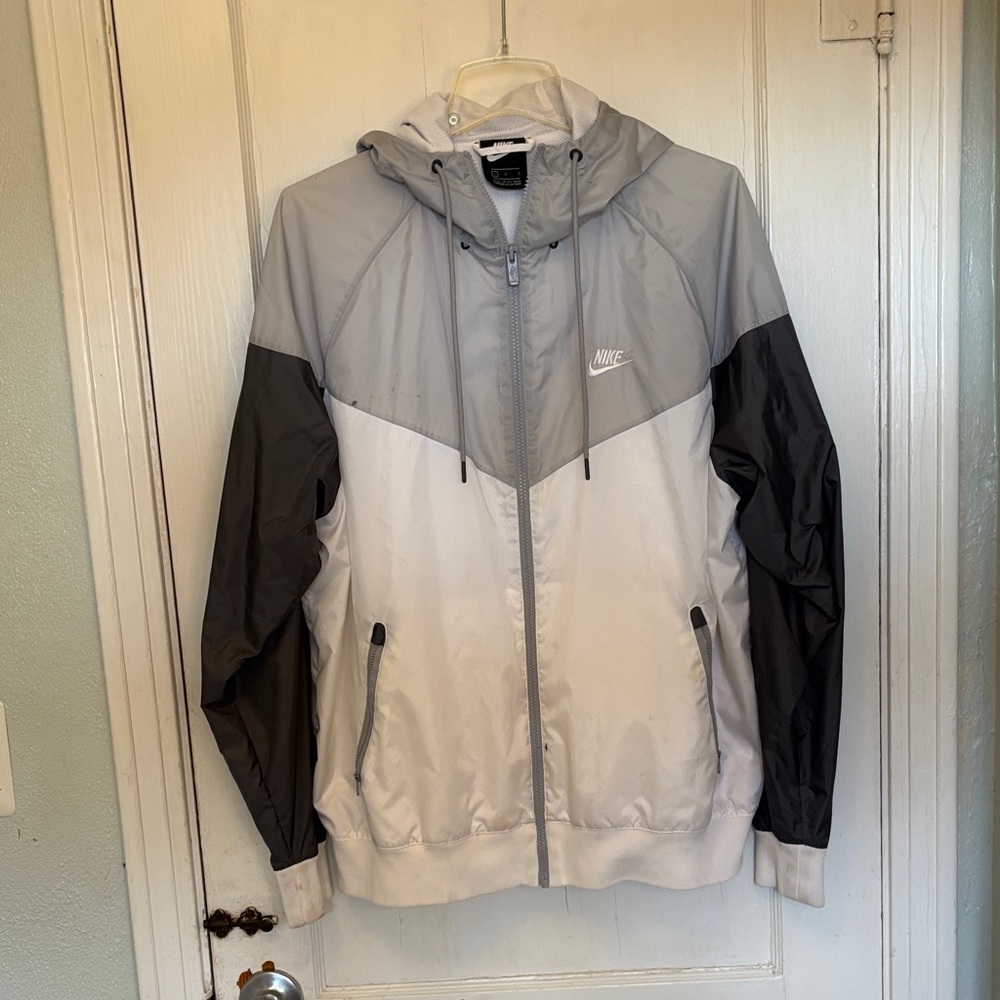 Nike Men's Light Gray and Dark Gray Windbreaker